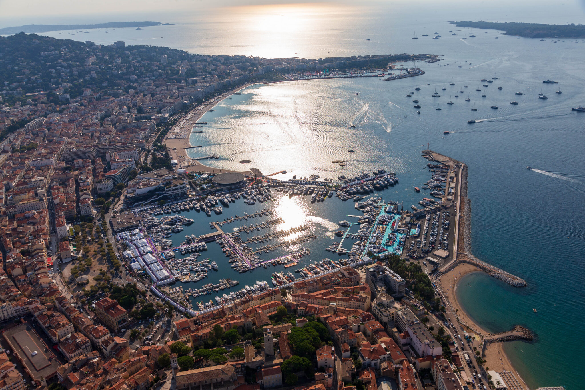 Cannes Yachting Festival 2022 / Explore a new luxury identity | Yacht  Interior Society