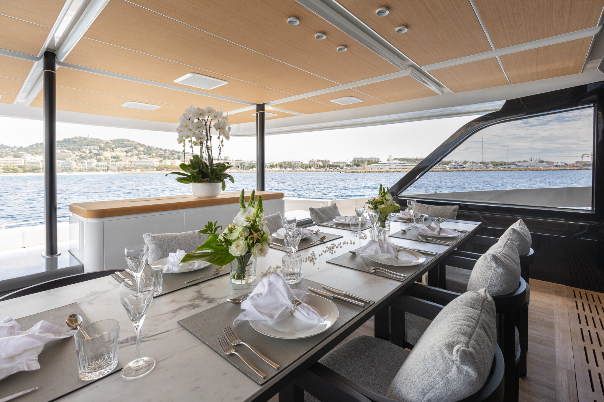 Inside The Luxury Yacht Extra X99 Fast Created By Luca Dini Design